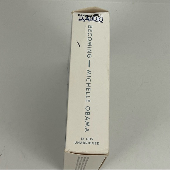 Becoming by Michelle Obama Read By The Author CD Set - Picture 2 of 11